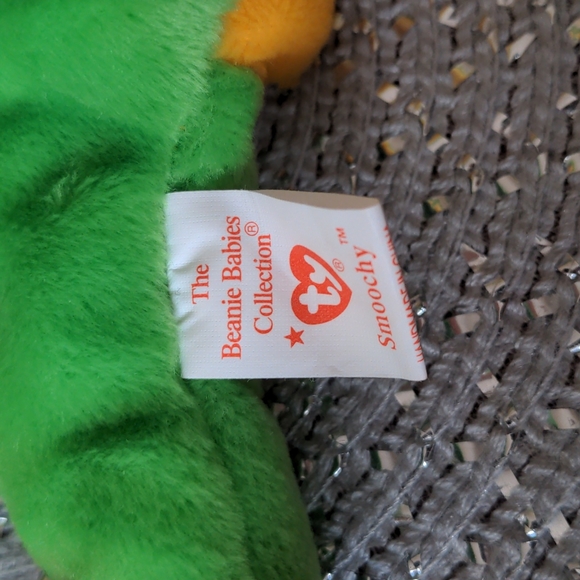 Smoochy is a BEANIE BABY frog from 1997, not a real frog - Picture 2 of 4